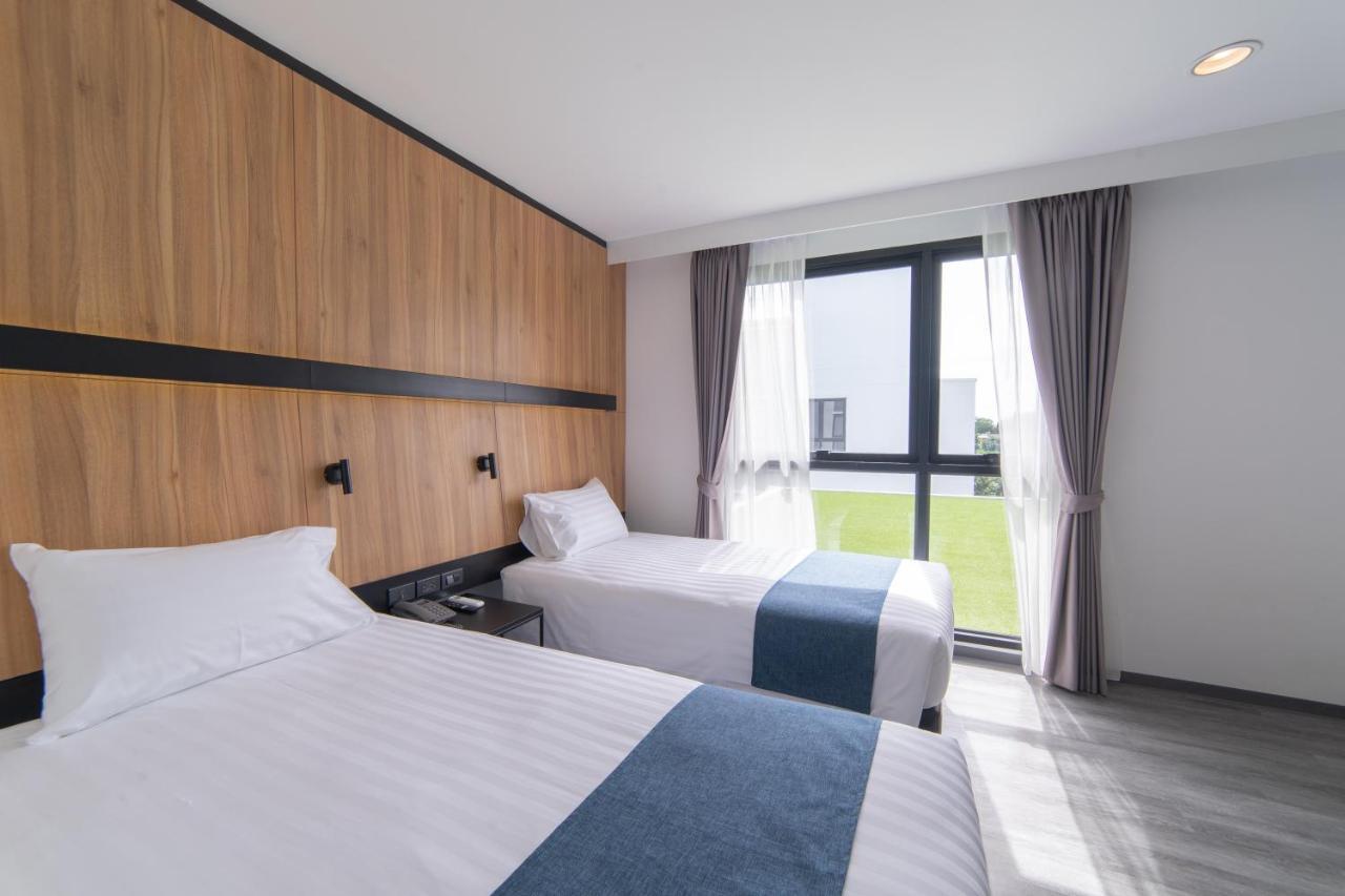 Hotel Gate43 Airport 4*